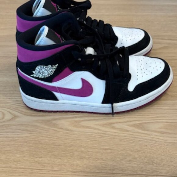 Wmns Air Jordan 1 Mid 'Cactus Flower' - Picture 1 of 3